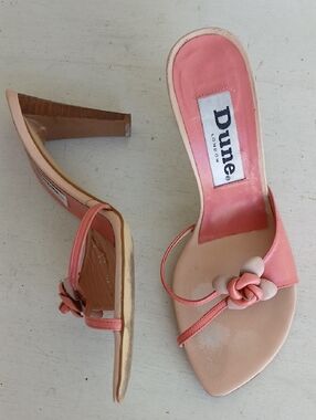 Coral Pink Flower Knot-Accent Women’s Heeled Sandals